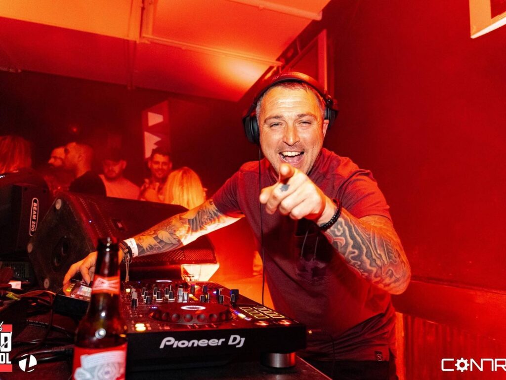 MARTIN DIBBLE - Ibiza Clubbing Guide